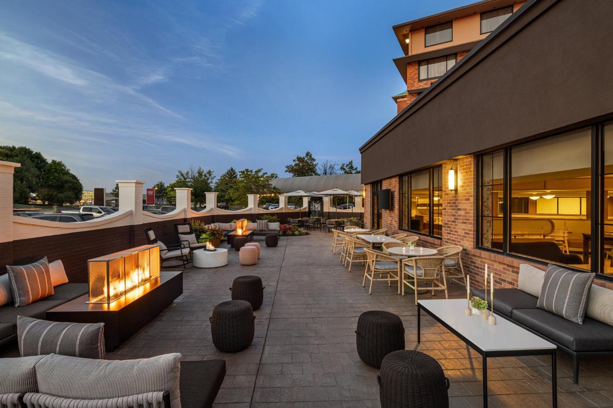 Crowne Plaza Louisville Airport Expo Ctr By Ihg Exterior foto